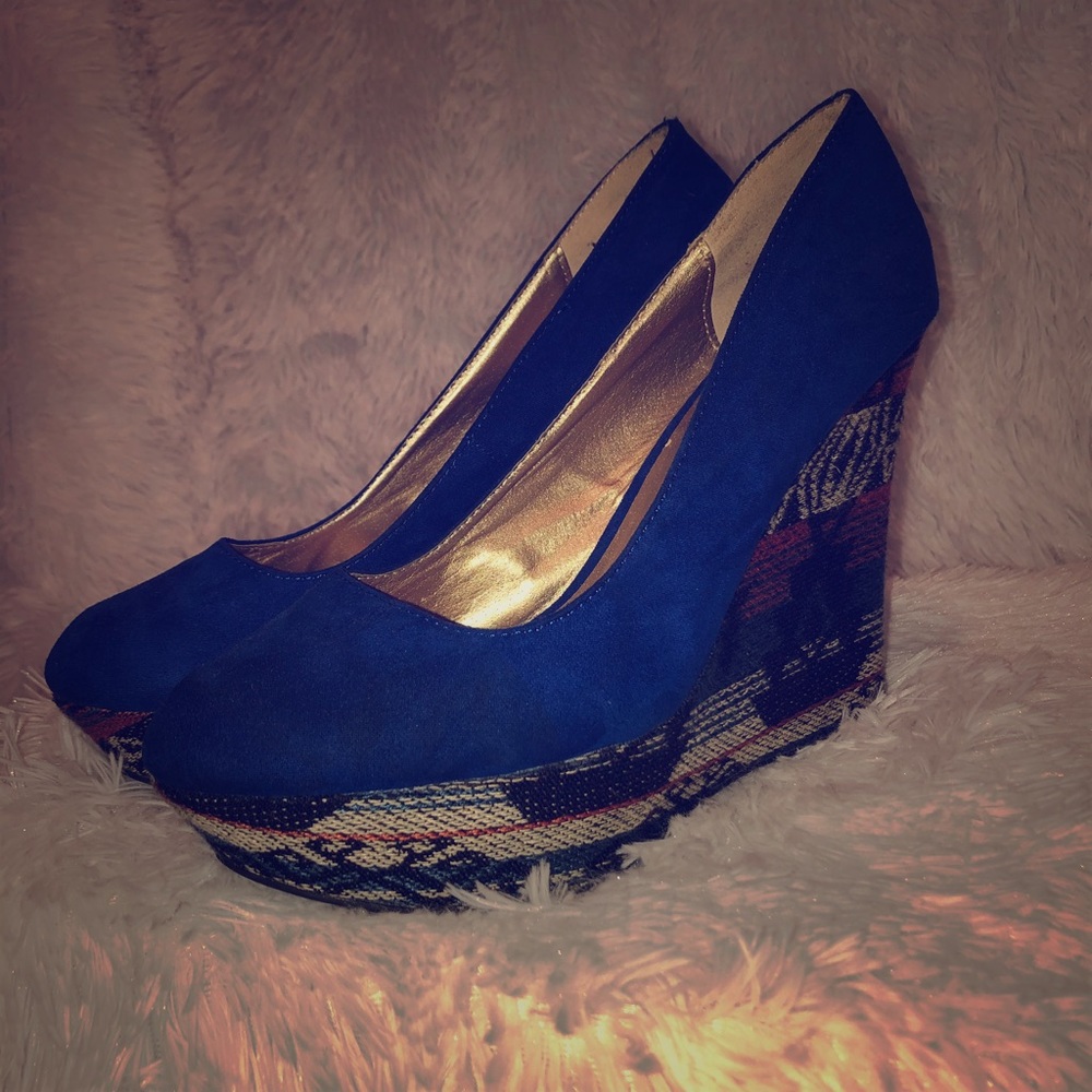 Blue wedges
